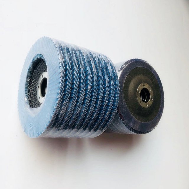 Juego de 10 discos de láminas de primera calidad, diámetro: 100 mm, grano 80, para lijar y pulir metal, acero y madera, recubierto con