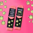 thumbnail image 4 of Set de regalo FJHAIY Frog Lovers con bolsa de cosméticos, pulseras y calcetines, 4 of 6