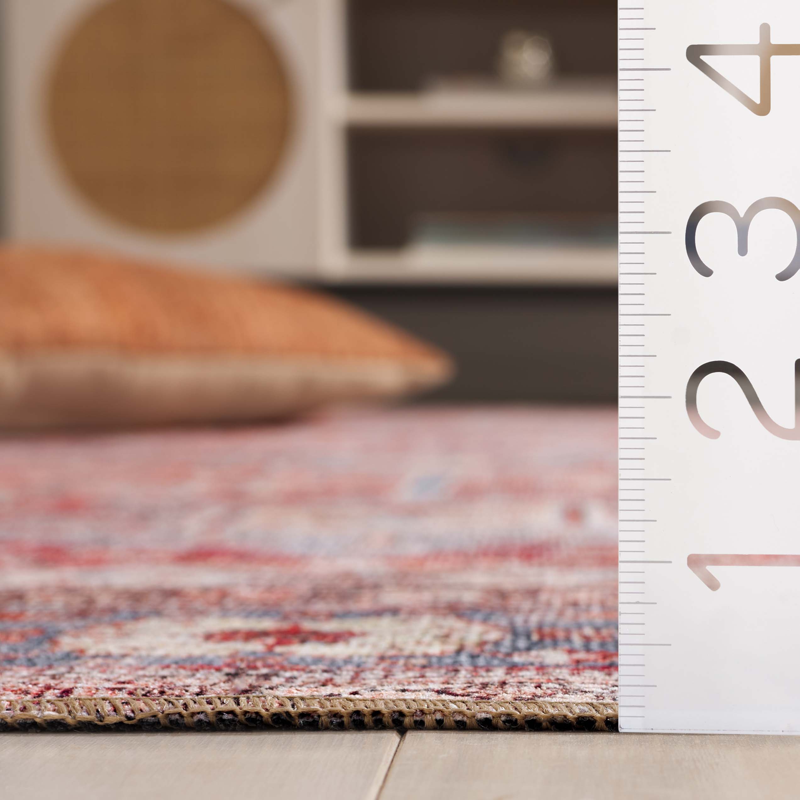 SAFAVIEH Vintage Serapi Neasa Medallion Machine Washable Area Rug, Red Orange/Grey, 5'1" x 7'6"