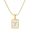 thumbnail image 1 of Cadena de hueso de serpiente de acero inoxidable, collar de 26 letras, colgante de letra mayúscula de concha cuadrada de estilo europeo y americano para mujer ins, 1 of 6