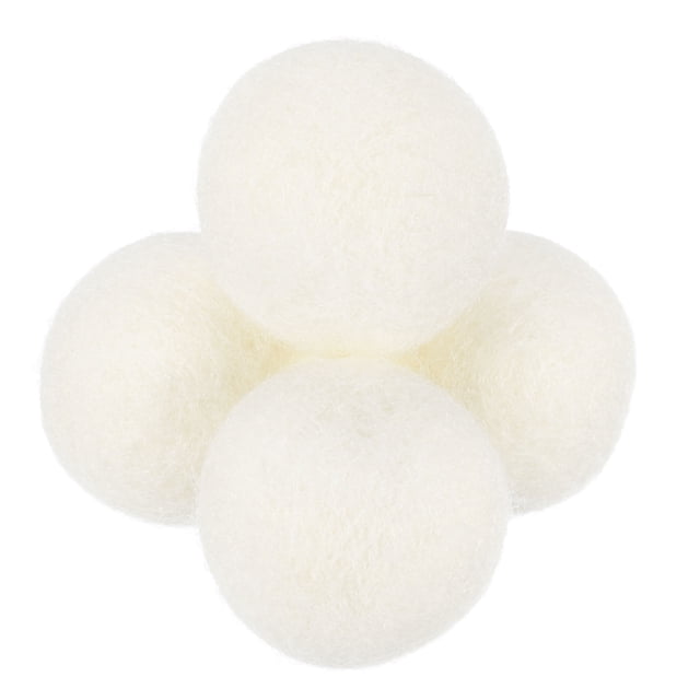 Uxcell 4 paquetes de bolas de secado, bolas de lana de 1.2 pulgadas para secadora de ropa, blancas Vista frontal de cuatro bolas esféricas blancas agrupadas; textura fibrosa de lana visible y diámetro aproximado de 1.2 pulgadas según la ficha. Según la descripción, son reutilizables y están diseñadas para usarse en secadoras domésticas para ayudar a reducir estática y arrugas; también se usan para acelerar el secado de cargas pequeñas a grandes.