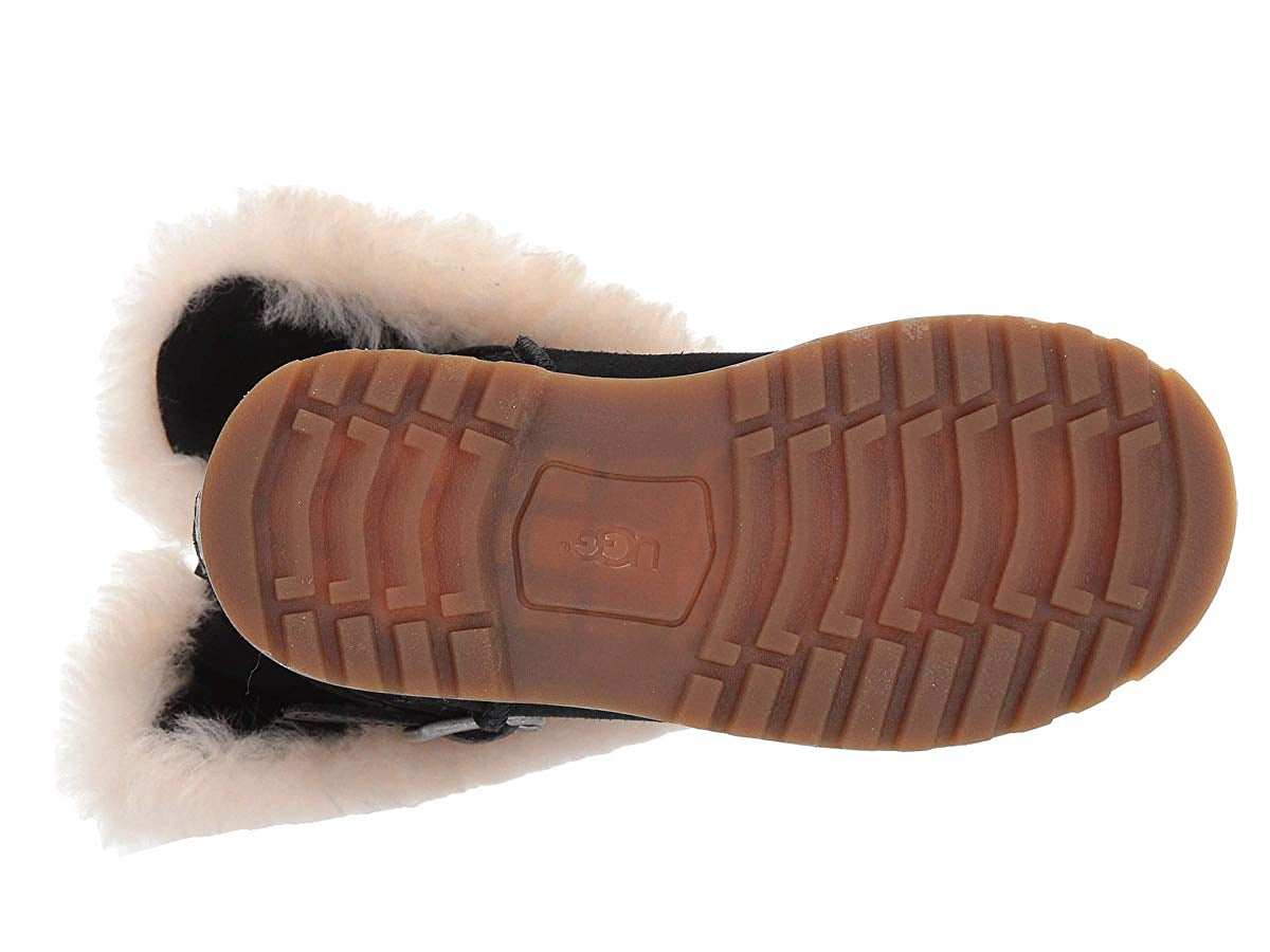 UGG Unisex-Child Nessa Boot - Walmart.com