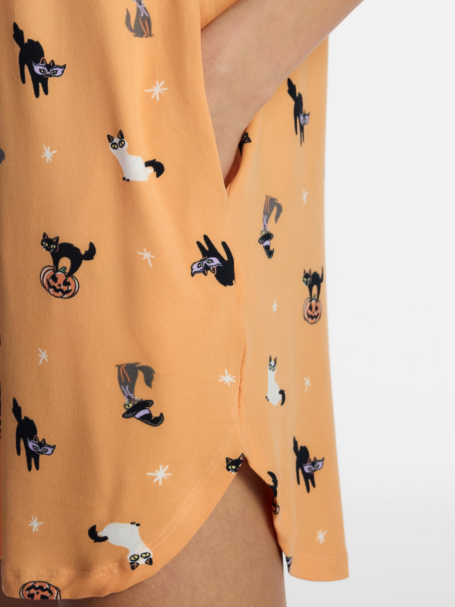 Halloween Women's Sleepshirt Top and Socks Set from Way to Celebrate, 2-Piece, Sizes XS-3X