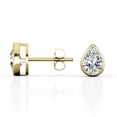thumbnail image 2 of Pendientes de Botón JeenMata con Solitario de Moissanita En Forma de Pera de 2 Quilates En Baño de Oro Amarillo de 18 K sobre Plata, 2 of 4
