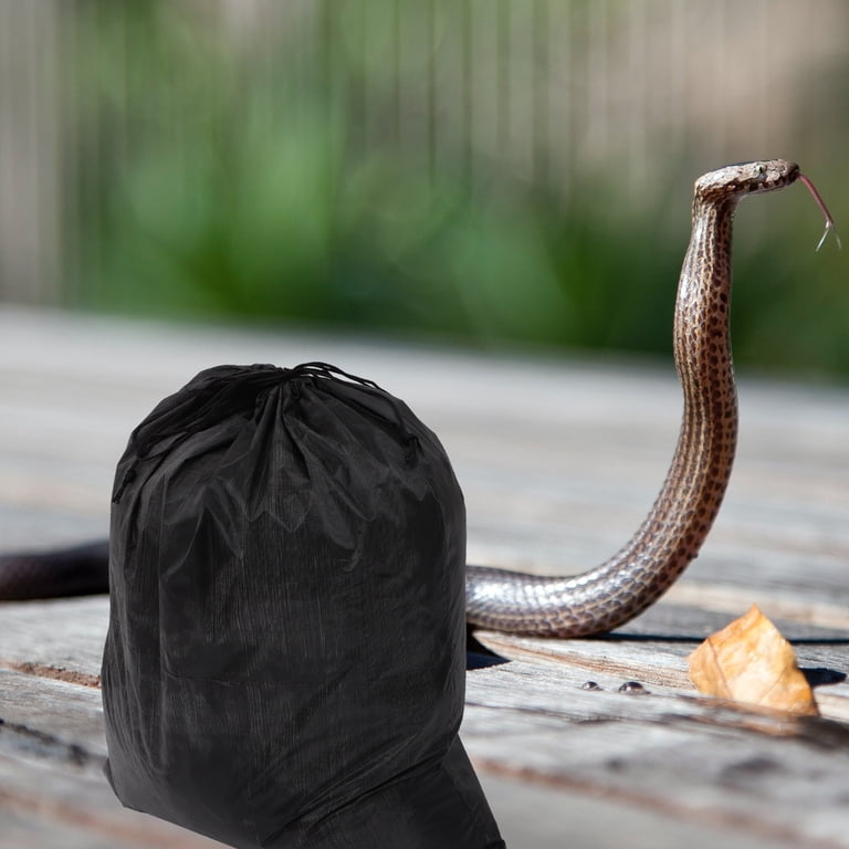 Snake travel carrier | Benkens.blog