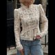 thumbnail image 5 of Camisa de Larga con Botones y Cuello Alto de Encaje de Crochet para Mujer, Estilo Informal, Ajustada, con Botones. Crema M, 5 of 10