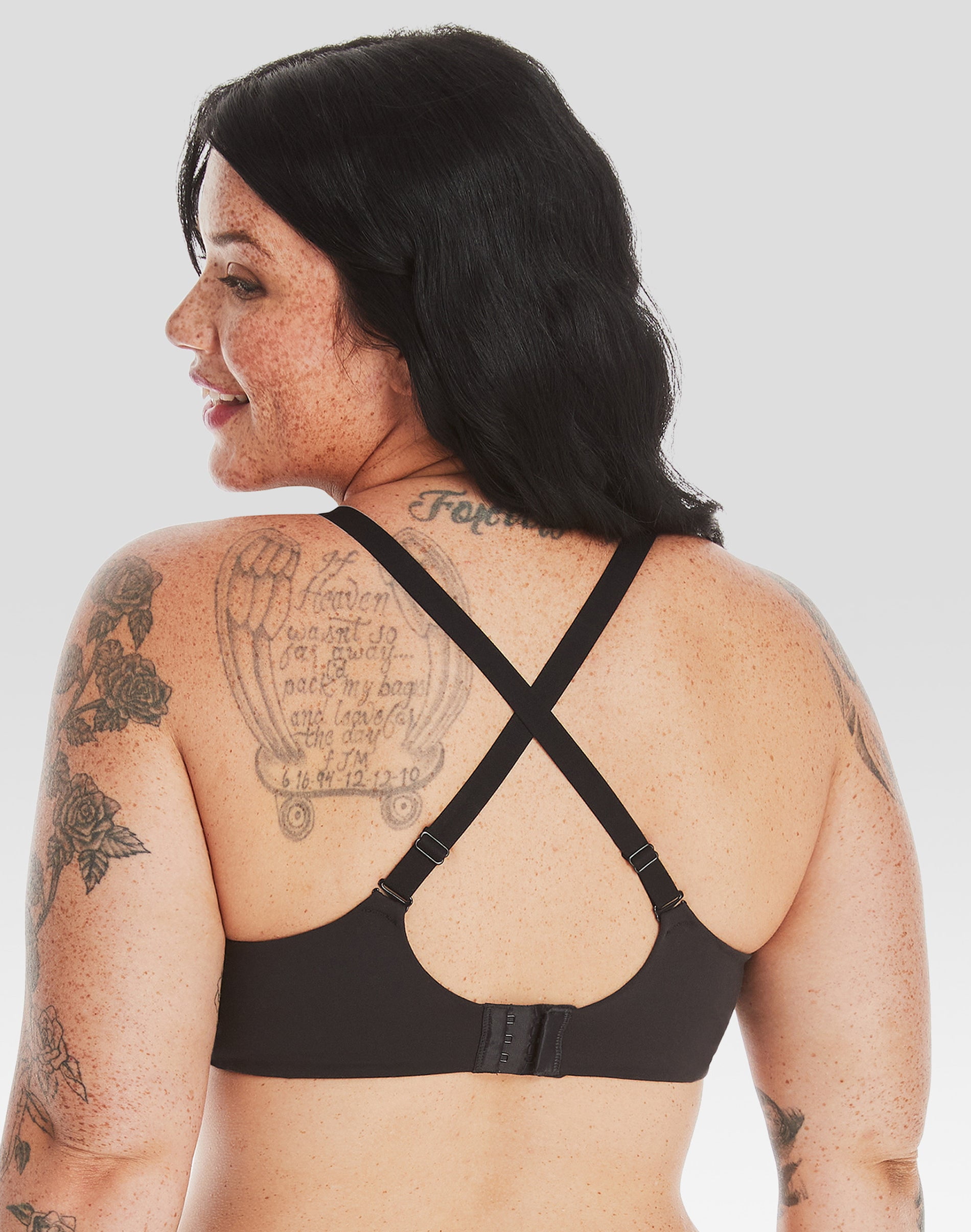Hanes Womens No-Show Wireless Bra, Concealing Petals No-Show Bra with Convertible Straps, Sizes S-L+