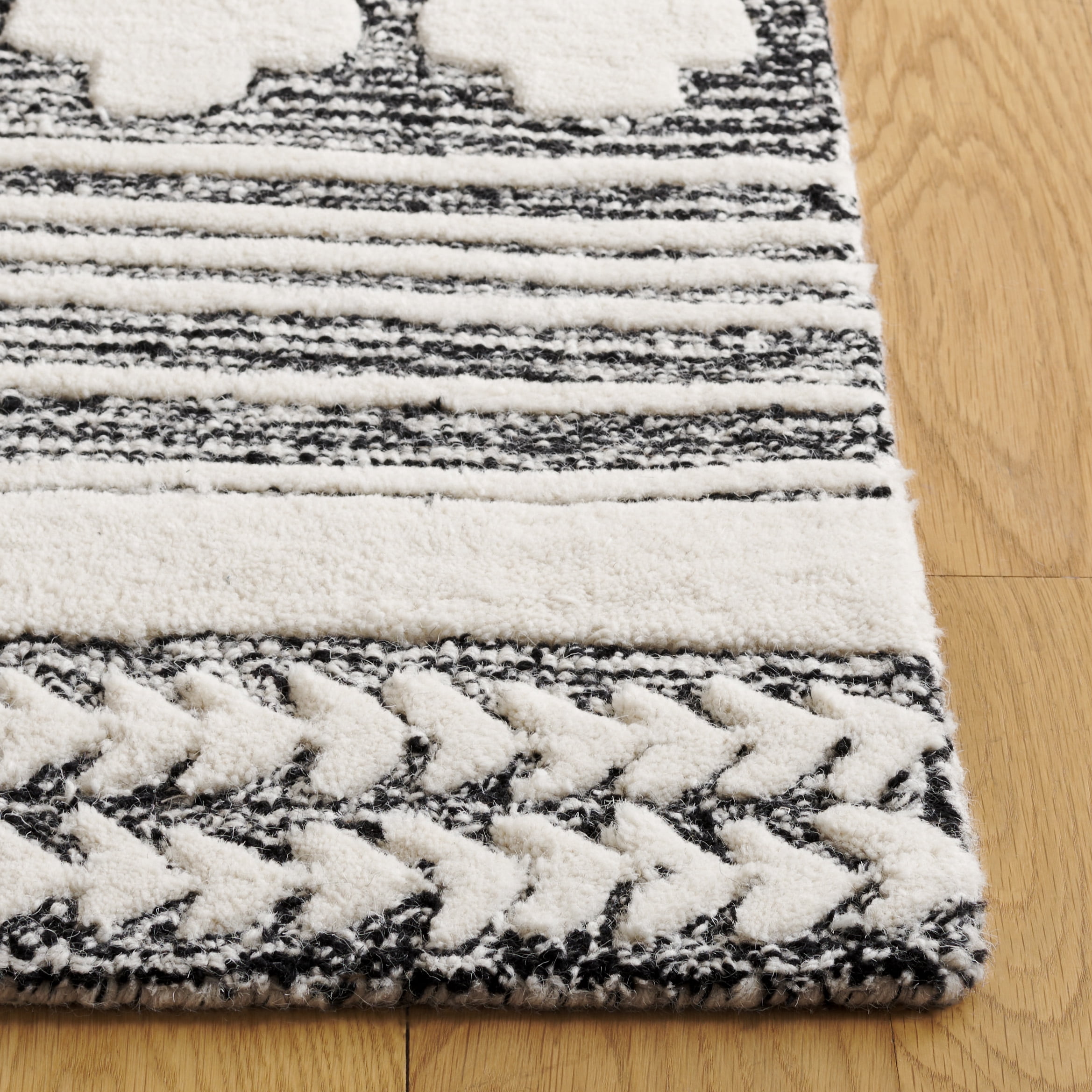 SAFAVIEH Abstract Layne Abstract Area Rug, Black/Ivory, 6' x 9'