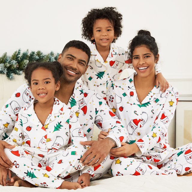Conjuntos de pijamas de manga larga con estampado de temática navideña a juego para toda la familia (resistentes al fuego)