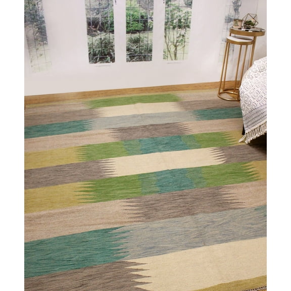 Winchester Zeynep Ivory/Green Rug, 8'2" x 10'0"