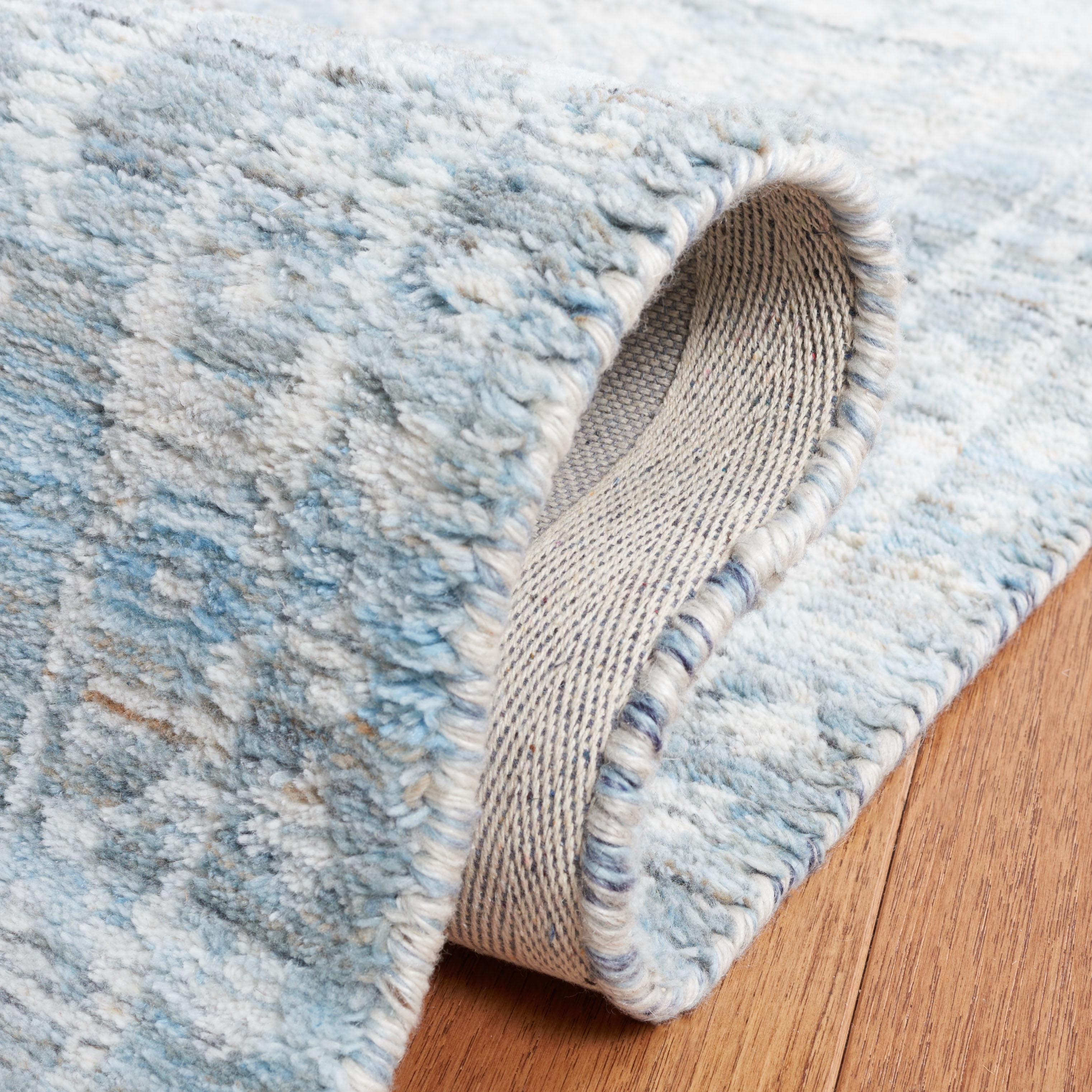 SAFAVIEH Marquee Patrice Medallion Area Rug, Blue/Grey, 4' x 6'