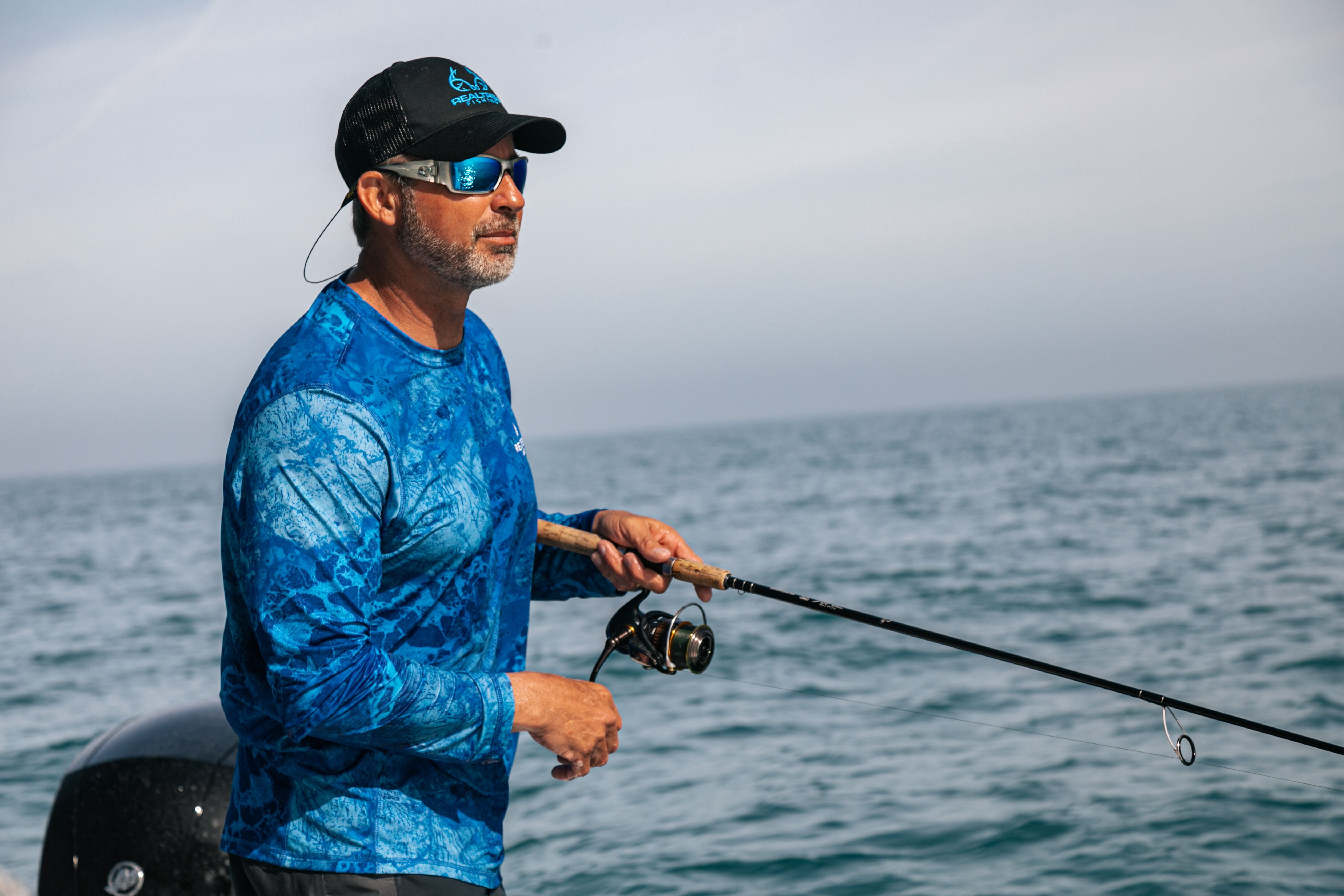 Realtree Wav3 Camo Standard Blue Long Sleeve Performance Fishing Shirt for Men