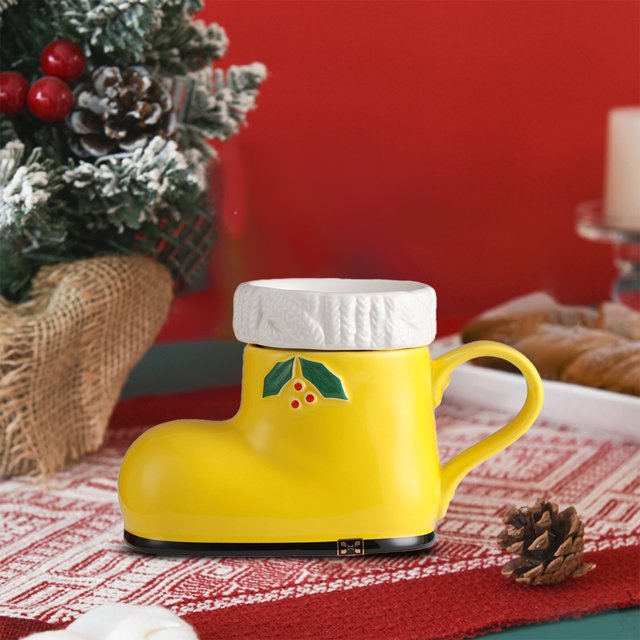 Taza de cerámica festiva con forma de bota, única y elegante, cómoda y práctica para café, té y bebidas calientes de Navidad.