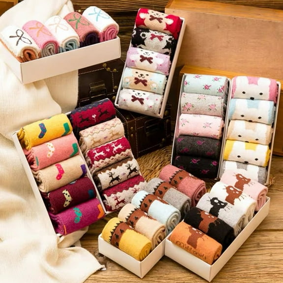 5Pair Women's Christmas Holiday Socks Cotton Xmas Socks for Girls Novelty Christmas Gifts with Box