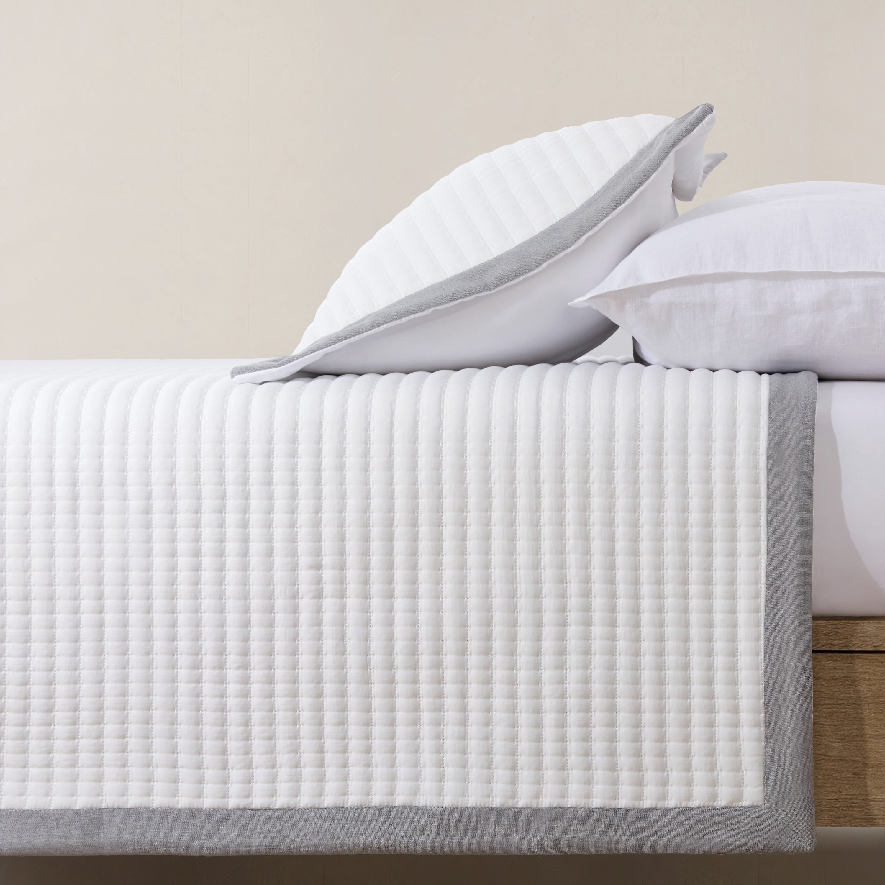 Bed Quilt Set White Queen - Farmhouse Soft Striped Stitch Bedding Bedspread Coverlet Summer Lightweight Bed Sets 1 Quilt with 2 Pillow Shams for Home All Season (Queen, White with Grey Border)