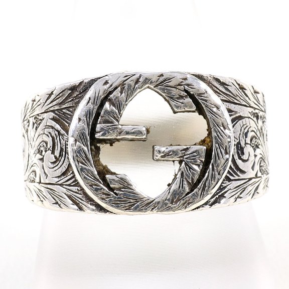 Pre-Owned Gucci silver ring with interlocking G arabesque design, total weight 14.0g, jewelry.