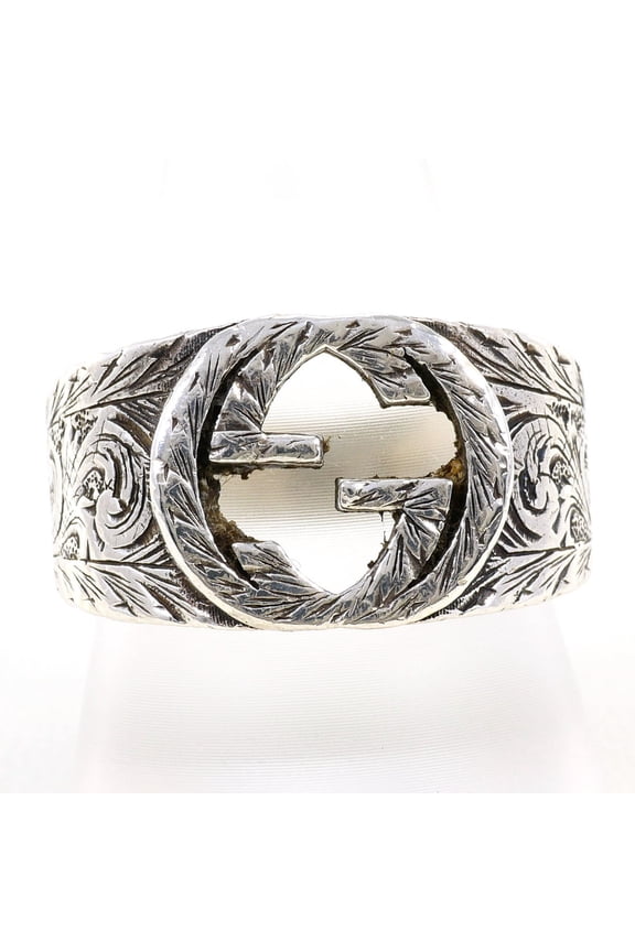 Pre-Owned Gucci silver ring with interlocking G arabesque design, total weight 14.0g, jewelry.