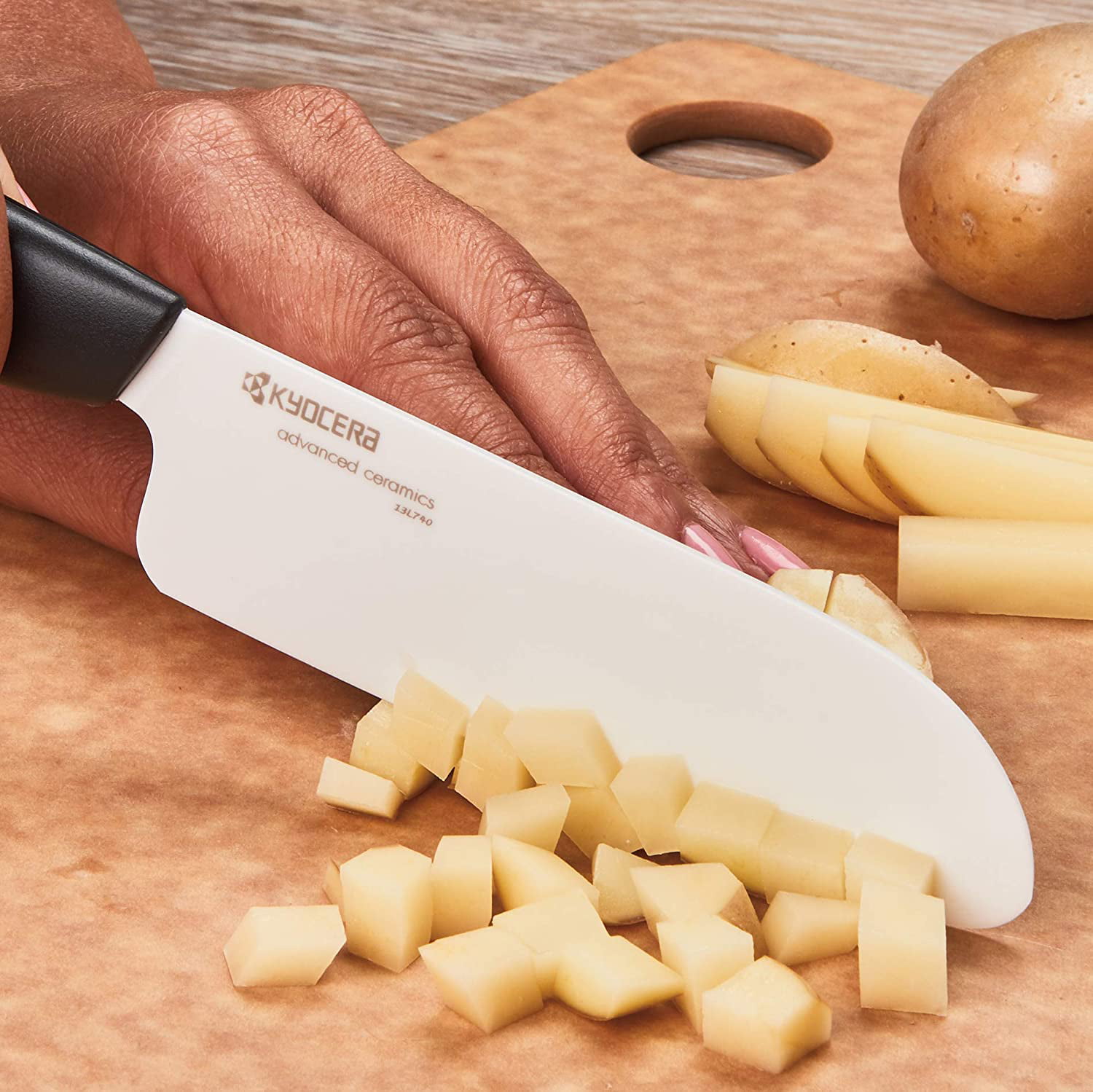 KYOCERA > Kyocera ultra-sharp lightweight, elegant ceramic steak knives