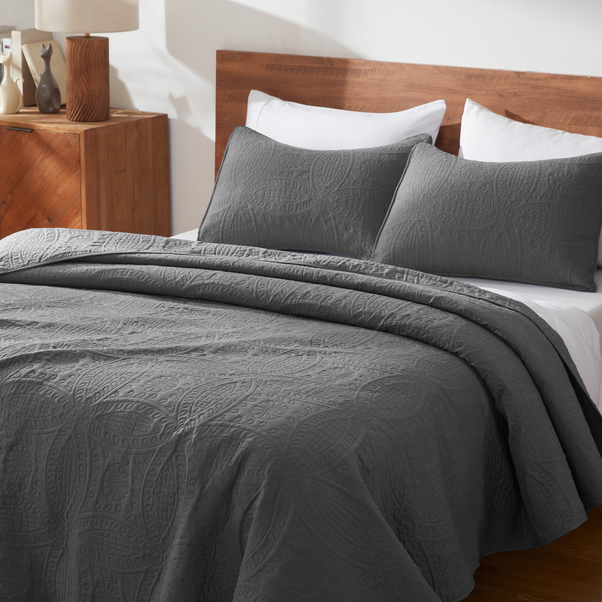 Sleep Zone Ultrasonic Medallion Quilt Set Full/Queen, Soft Lightweight Bedspread, All-Season Coverlet (Grey, Full/Queen)