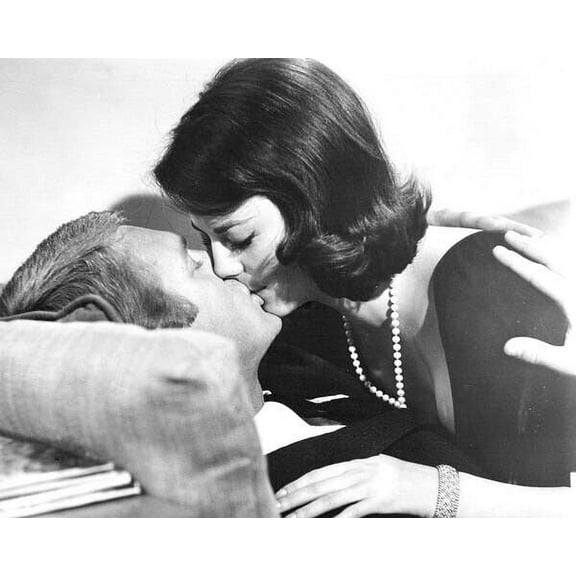 Love With A Proper Stranger 1963 Natalie Wood kisses Steve McQueen 24x30 poster