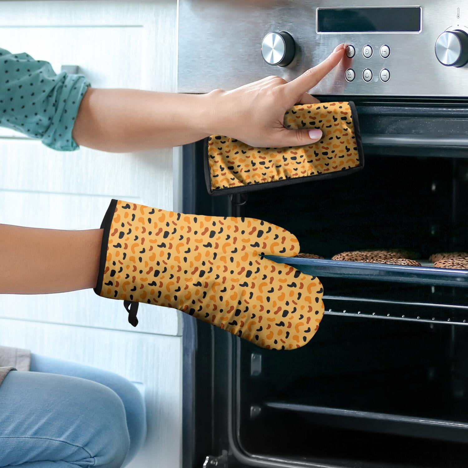 Leopard Print Oven Mitts and Pot Holders Set Of 4, Heat Resistant Kitchen Gloves with Non-Slip Grip, Hanging Loop, Soft Cotton Lining for Baking, Cooking, Grilling, Barbecue