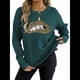 thumbnail image 2 of Suéter de Cuello Redondo Personalizado con Estampado de Leopardo y Labios Bordados para Mujer Verde Oscuro XL, 2 of 8