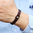 thumbnail image 3 of Xiao Hua Pulsera de hombre - Brazalete de cuero ajustable hecho a mano, estilo punk, marrón, 1 pieza, 3 of 4