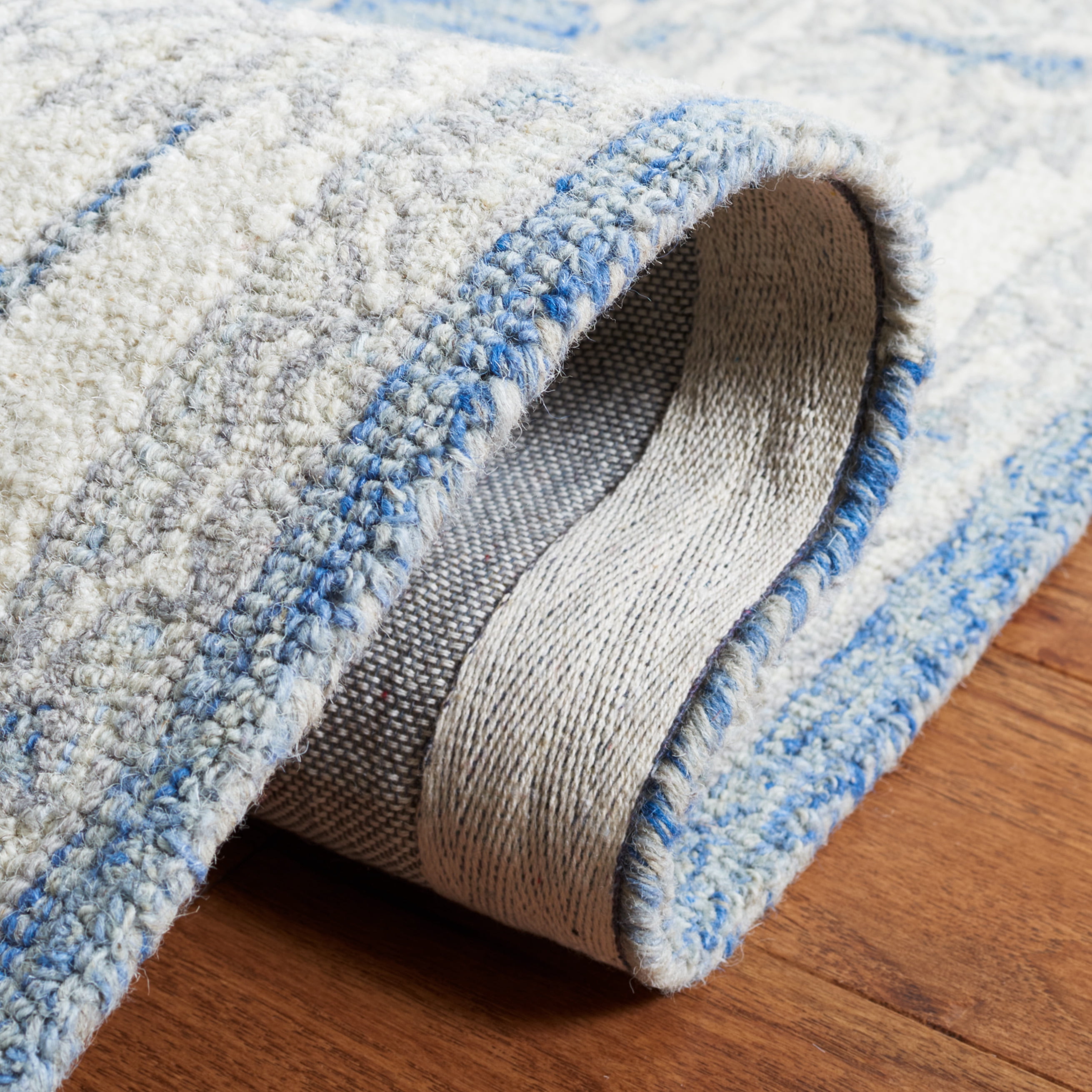 SAFAVIEH Micro-Loop Larry Oriental Runner Rug, Blue/Ivory, 2'3" x 7'