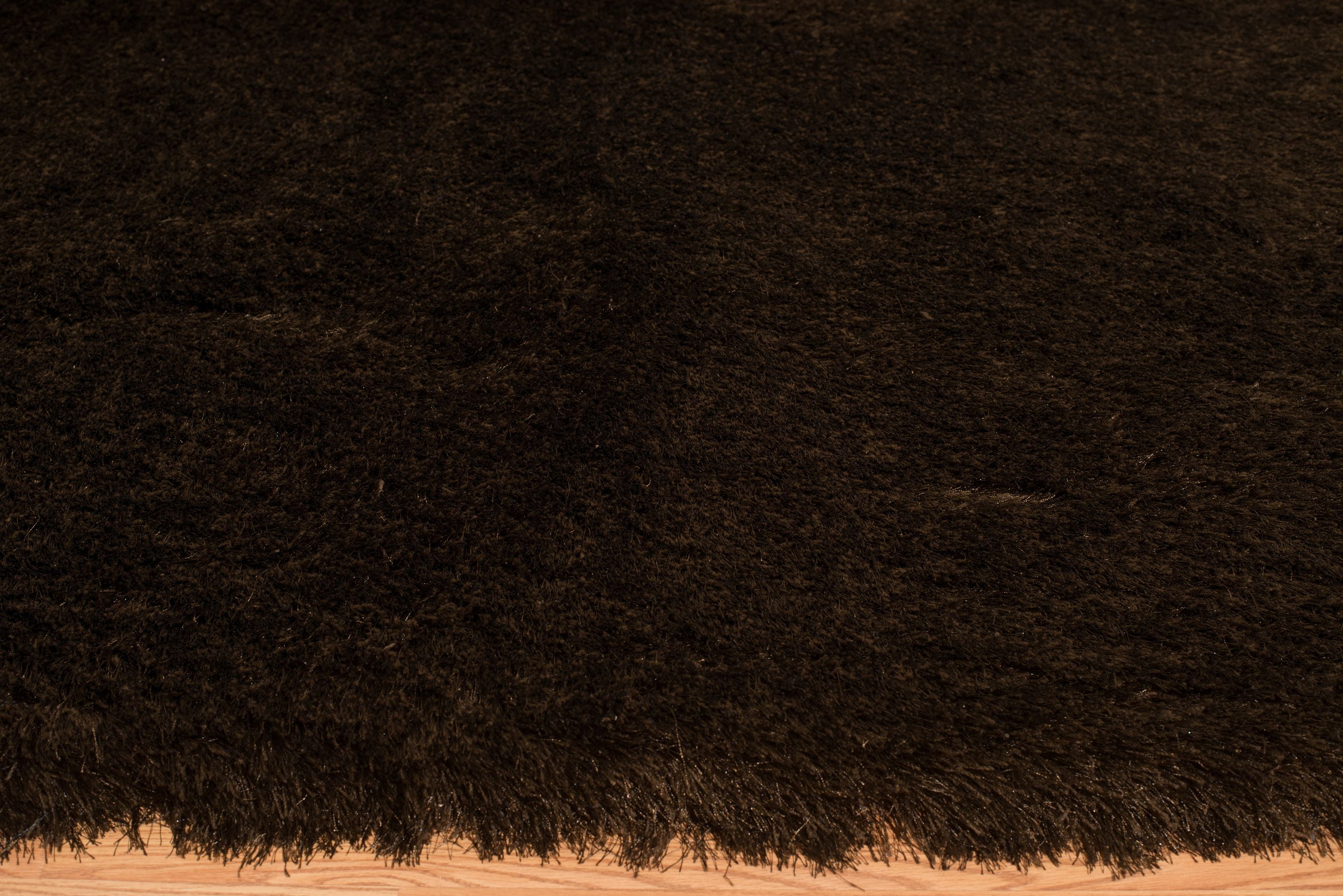 United Weavers Benella Lurleen Chocolate Woven Polyester Shag Area Rug