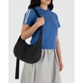 thumbnail image 2 of Bolso Baggu Medium Nylon Crescent Negro 20 x 35 x 10 cm, 2 of 3