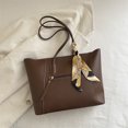 thumbnail image 1 of Bolso de mano nuevo 2025, de gran capacidad, de color sólido, sencillo, para hombro, de primavera y verano, de nicho de moda, para mujer, tendencia femenina., 1 of 5