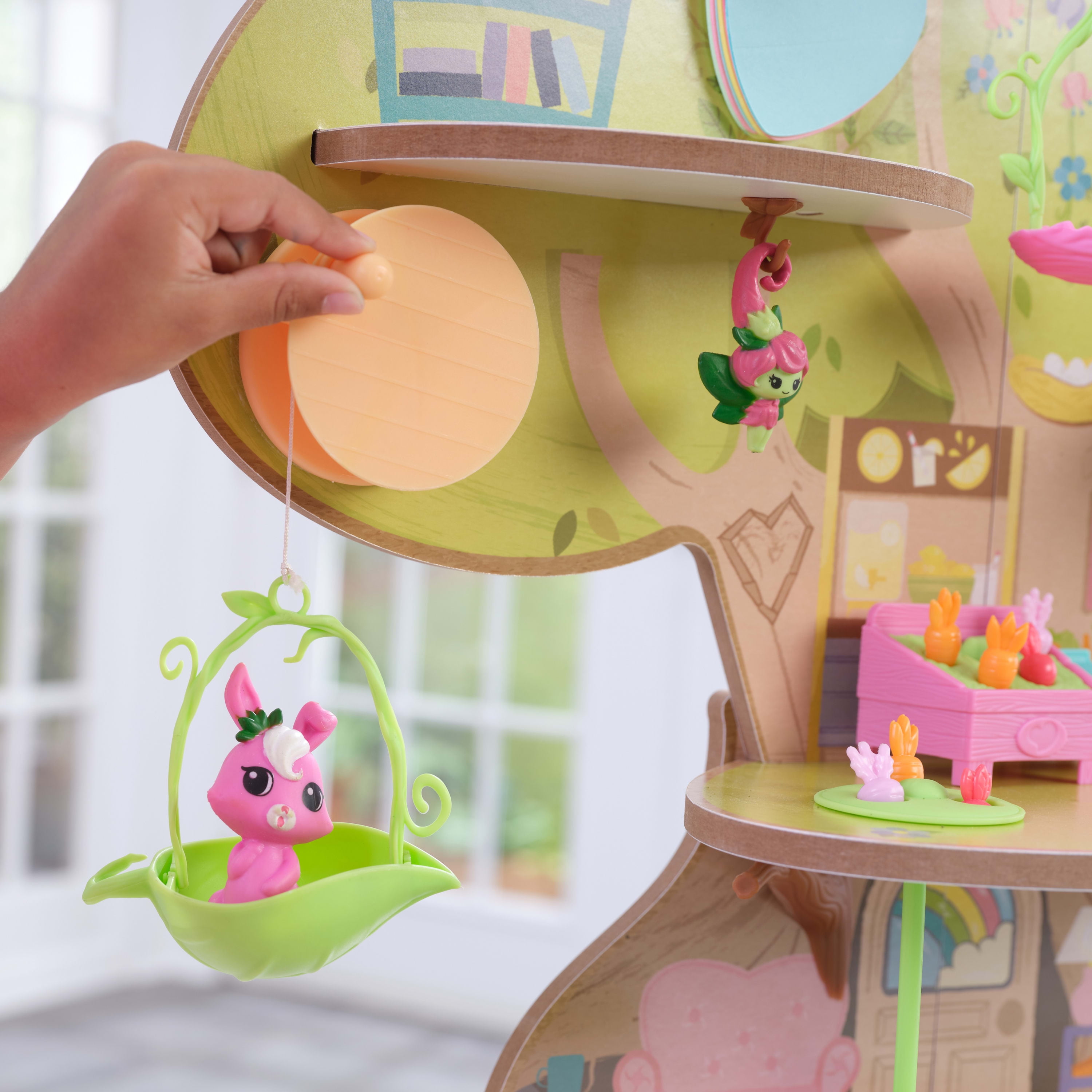 KidKraft Lil Green World Wooden Market Treehouse Play Set with 26 Accessories