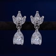 thumbnail image 3 of Aretes De Zirconia Con Diseño De Flor Y Gota, 3 of 3
