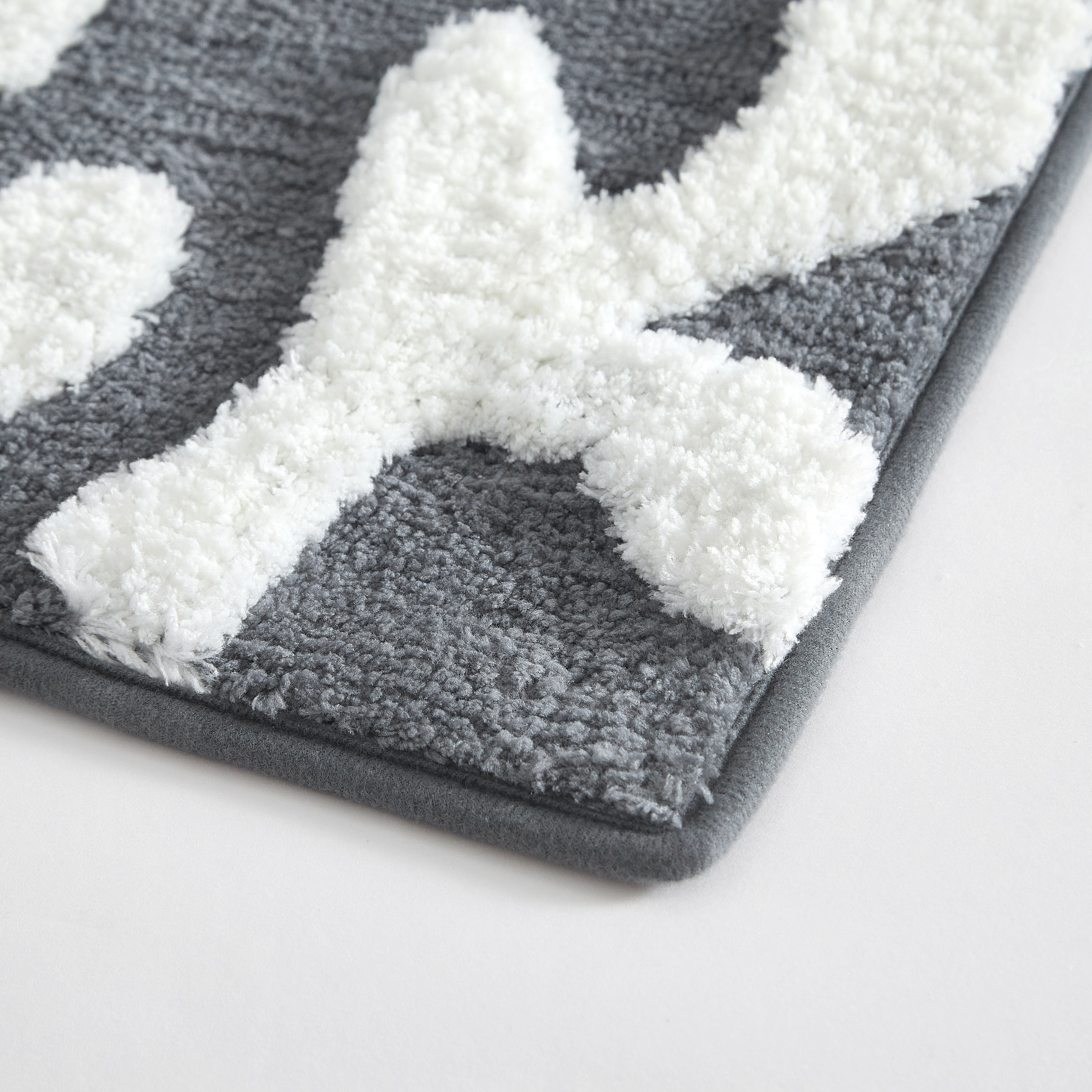 Mainstays 2 Piece Floral Bath Rug Set, Grey, 17" x 24" & 20" x 30"