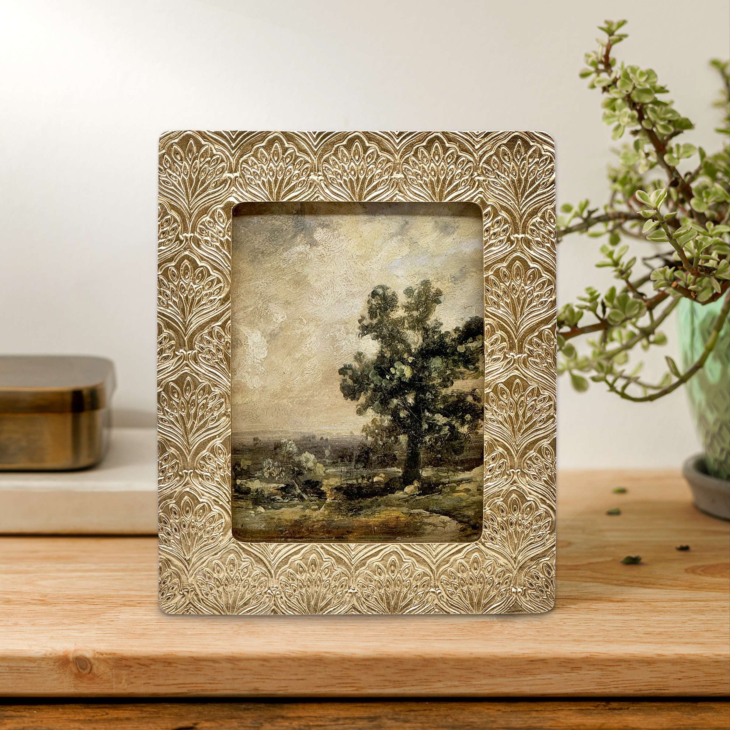 OneDesign Home 5X7 Gold Ornate Resin Picture Frame