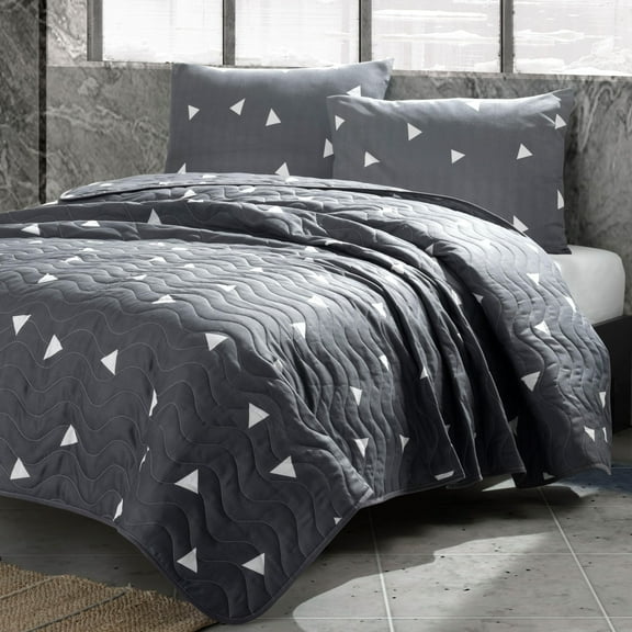 Gray Triangle Full/Queen Size Bedspread/Coverlet Set – 3 Piece Quilt Set with Pillowcases, All-Season Lightweight, Digitally Printed Design, 65% Cotton, Made in Turkey – Soft, Durable,