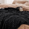 thumbnail image 4 of Manta Bedsure, forro polar de franela, color negro California, tamaño king, 4 of 8