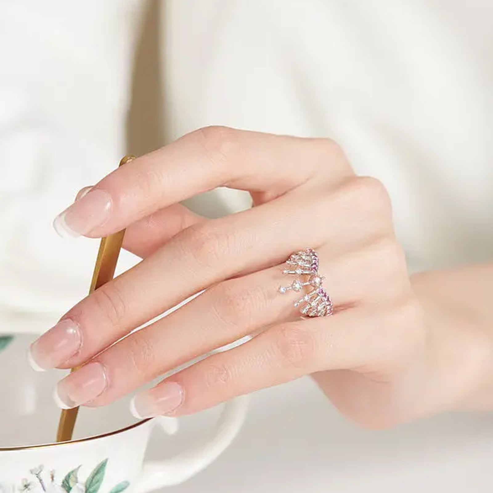 Clear Acrylic Nails on 500pcs Clear False Nails Tips Lady Acrylic Finger Nail Tips Clear on Nails Medium Length Long Nail Tips Acrylic on Nails for Girls Age 5 Acrylic Tips Long