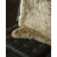 thumbnail image 2 of Tapis Gordon En Fausse Fourrure De Mouton H-Luxe, 2 of 5