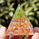 thumbnail image 1 of Mini pirámide de cristal natural, generador de energía, cuarzo, amatista, curación espiritual, cristal, chakra, pirámide de resina, 1 of 6