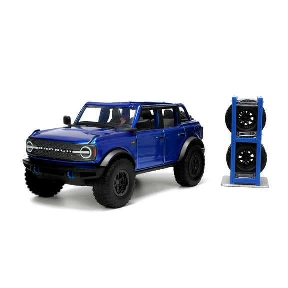 Just Trucks 1:24 2021 Ford Bronco Die-Cast Car & Tire Rack, Toys for Kids and AdultsCandy Blue
