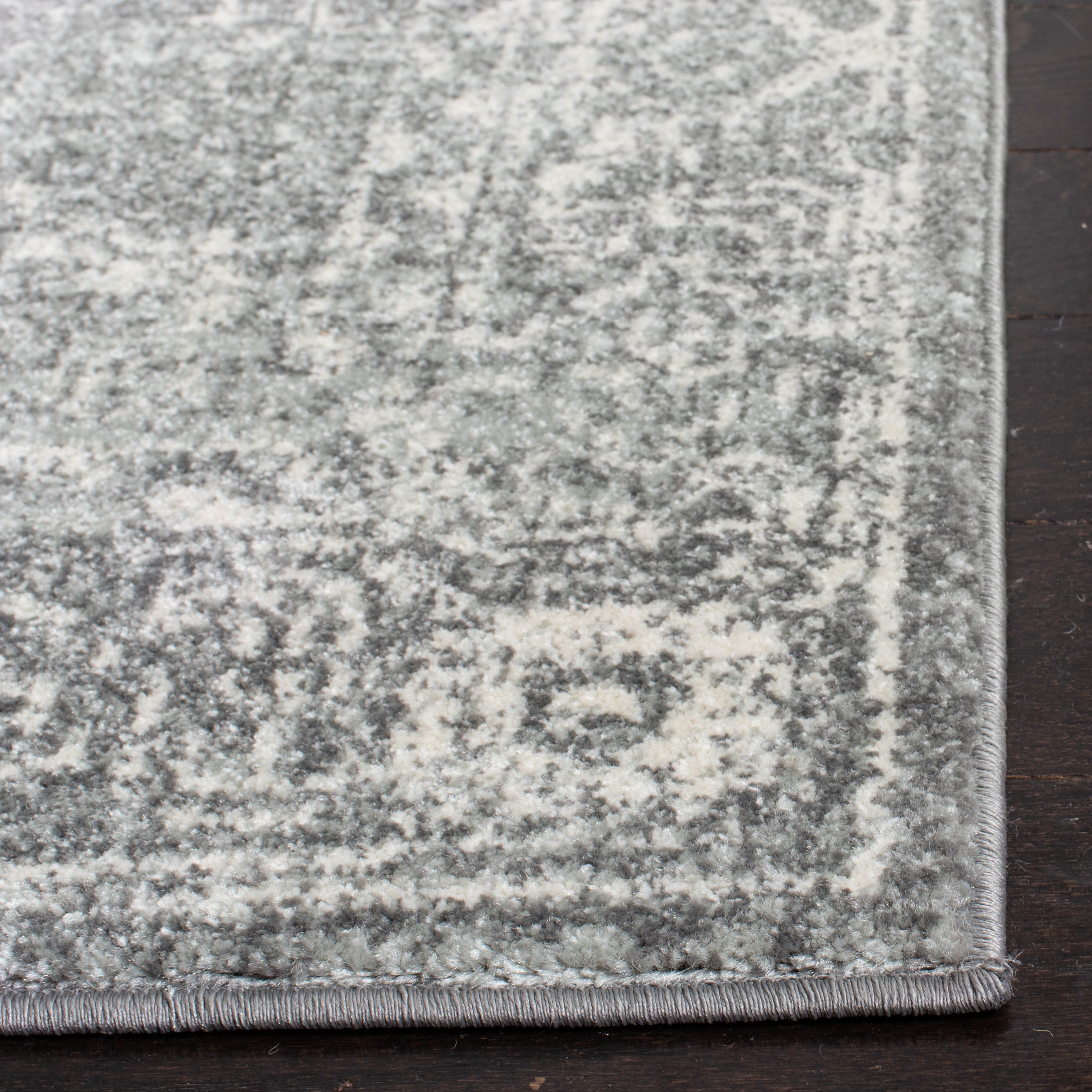 SAFAVIEH Evoke Ronald Bordered Area Rug, Gray/Ivory, 4' x 6'