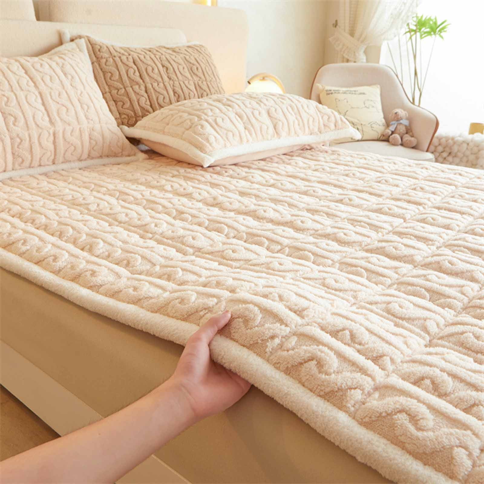 Thick Velvet Mattress Pad Quilted Flannel Mattress Topper Non Slip Bottom Soft Warm Foldable Bed Pad Polyester Fiber Washable Mattress Protector For Winter Bedding