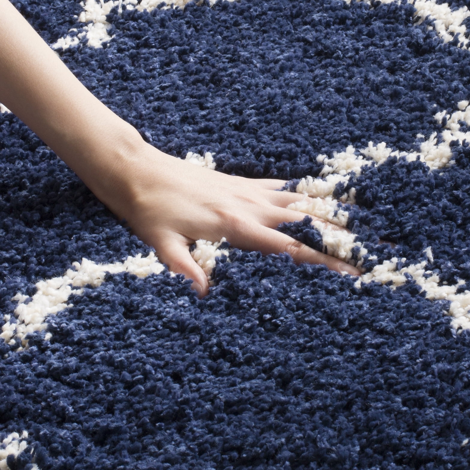 SAFAVIEH Hudson Jaye Geometric Shag Runner Rug, Navy/Ivory, 2'3" x 12'