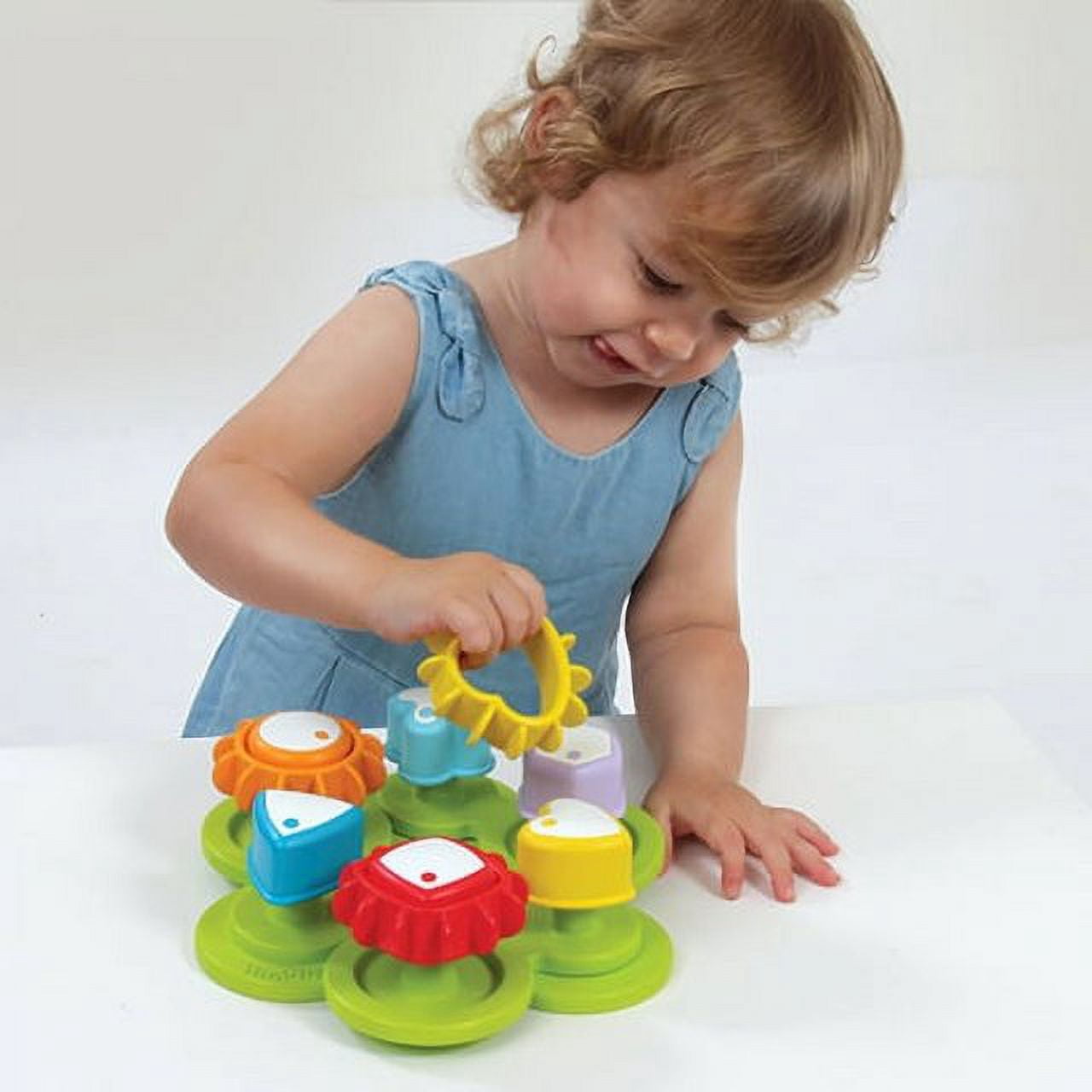 Yookidoo Shape ‘N’ Spin Gear Sorter. A Developmental Activity Toy for Kids Ages 1-3. Toddlers Montessori Sortering Game with Multiple Colors and Shapes, That Also Spins.