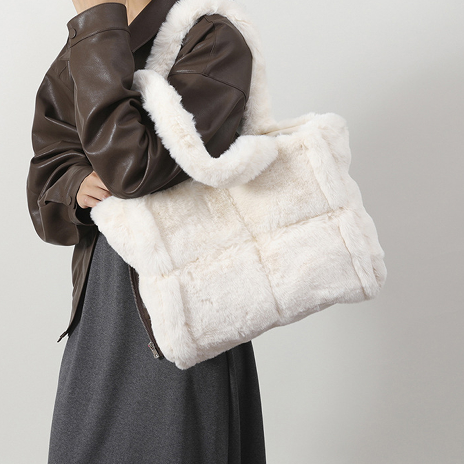 KGJQ Fluffy Tote Bag, Large Fur Purses for Women Winter Fuzzy Totes Plush Shoulder Handbag