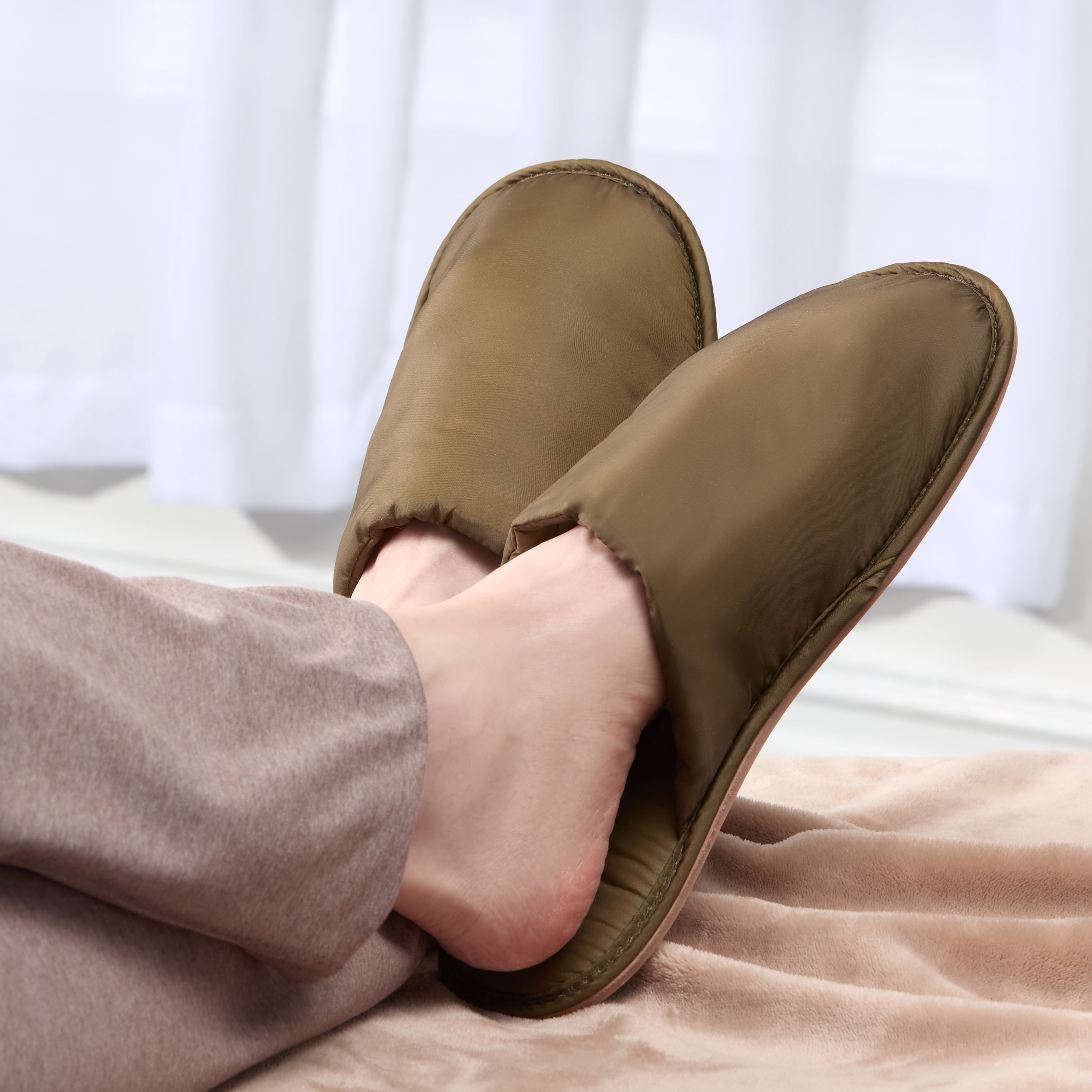 Fruit of the Loom Men's Padded Slippers