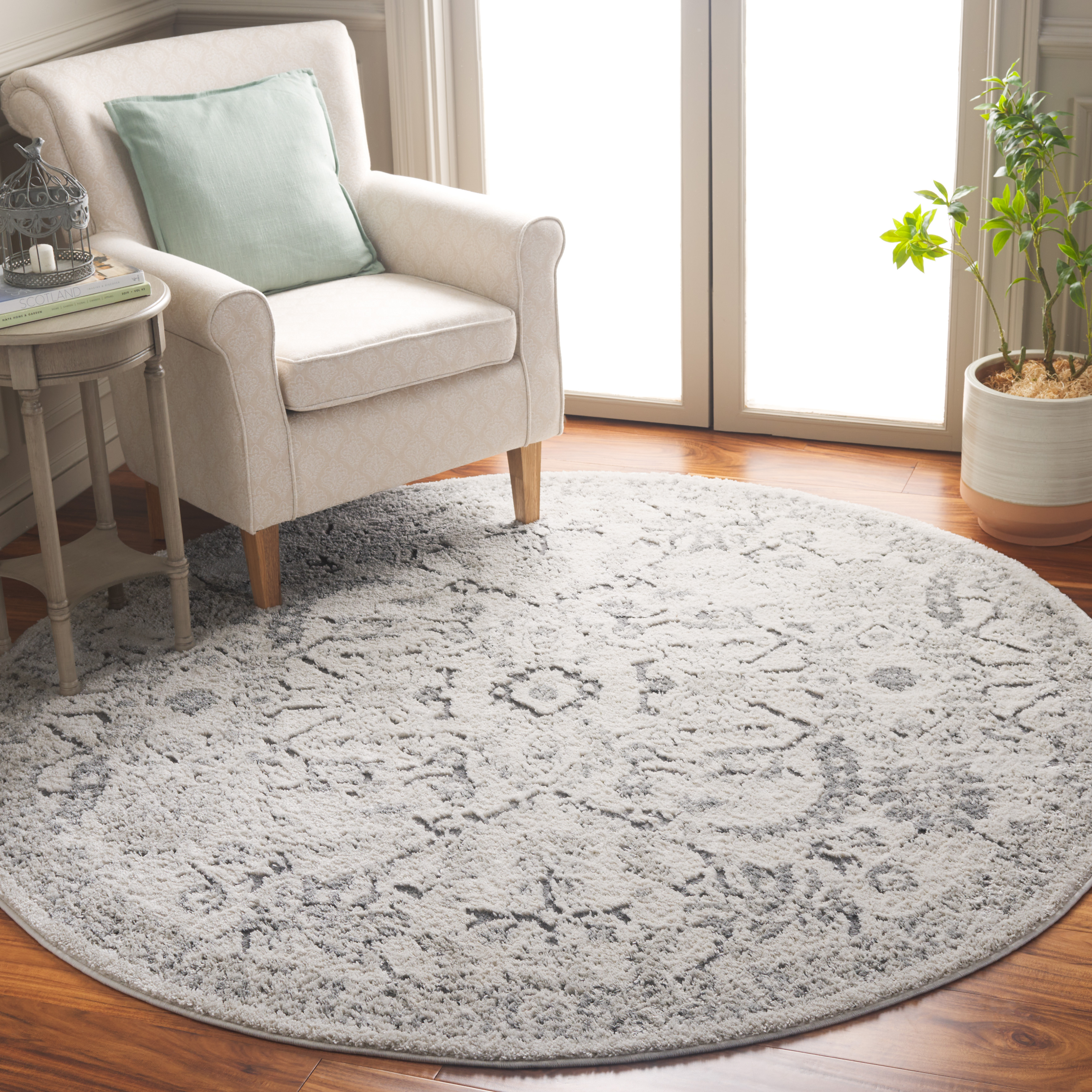 Safavieh Luna Caryn Medallion Area Rug, Ivory/Gray, 6'7" x 6'7" Round