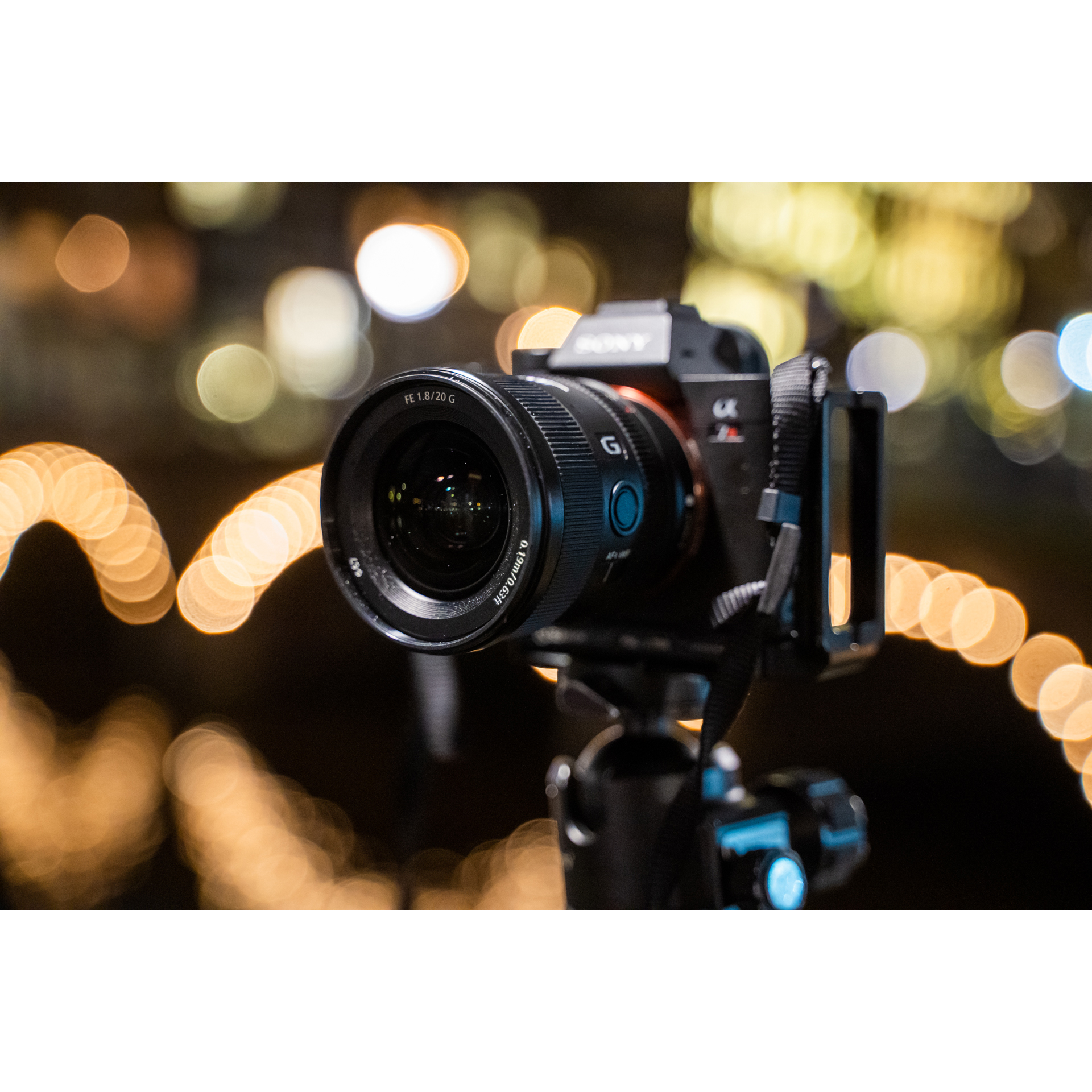 Sony FE 20mm F1.8 G Full Frame Large Aperture Ultra Wide Angle G Lens SEL20F18G - image 4 of 11