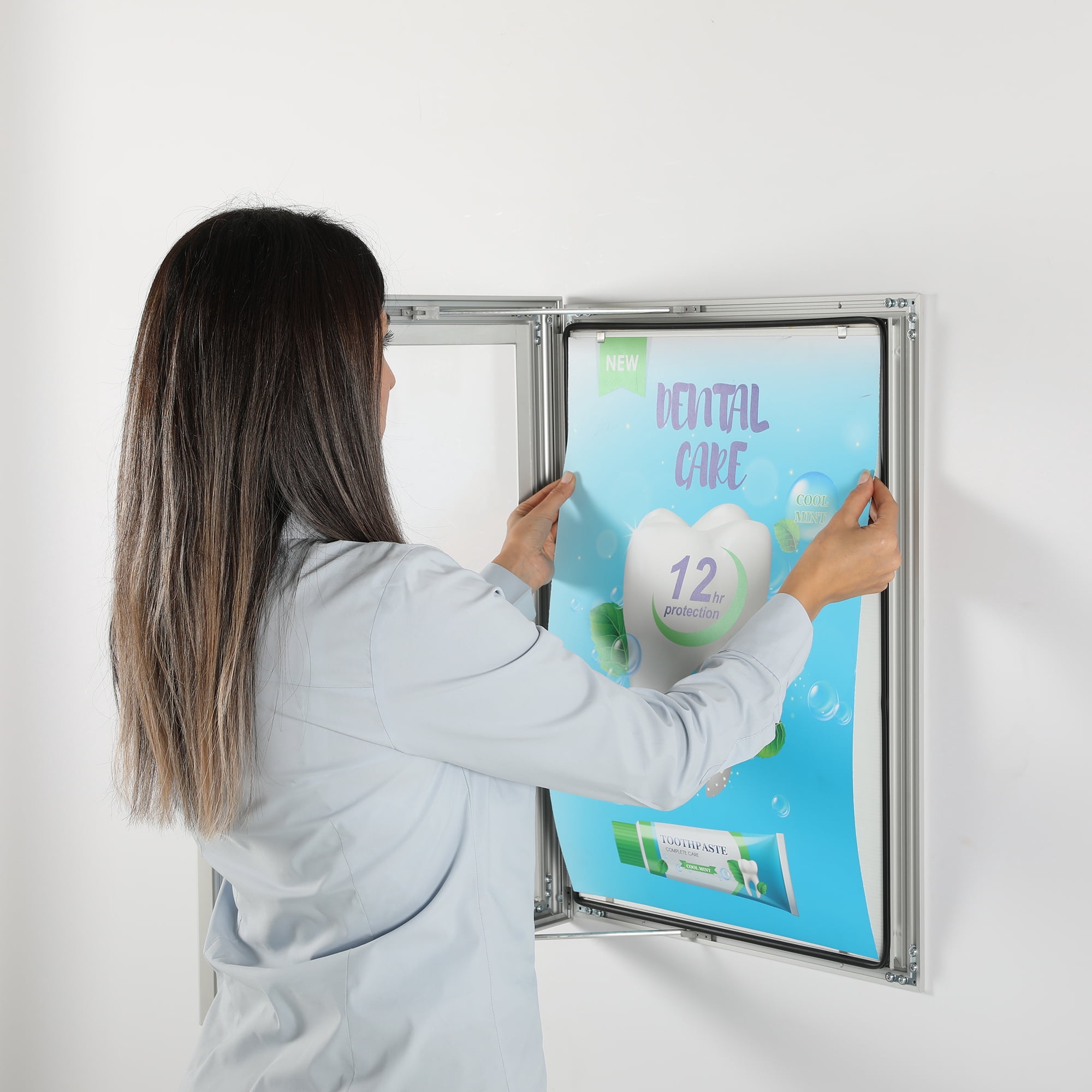 M&T Displays Enclosed Lockable Sealed Poster Showboard 22x28 Inches Silver Aluminum Noticeboard Bulletin Board For Office School Classroom Hospital Commercial Use